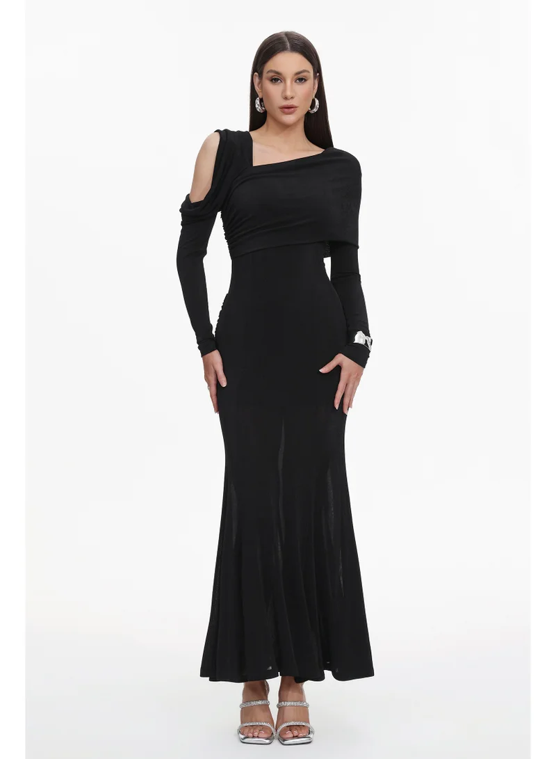 بيلا بارنيت فستان لويزا الأسود الطويل الأنيق ذو الكتف الواحد والمزين بالكشكشة